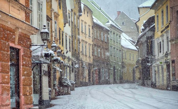 snow in the city