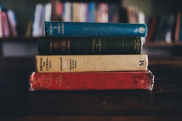 Libri, Biblioteca